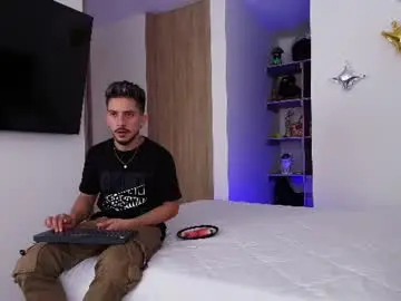 Chaturbate Sex Cam of aron_santoro1
