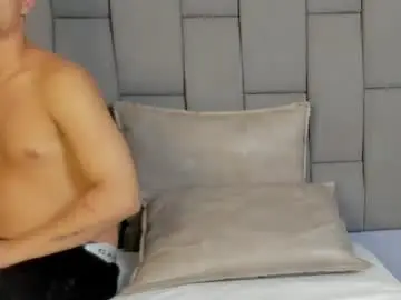 Chaturbate Live Sex Cam of bella_charlie