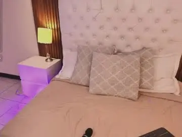 Chaturbate Best live sex cam show of irislaurent