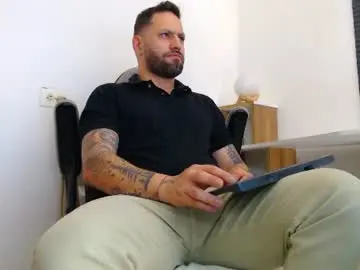 Chaturbate Free Live Porn of oliverdrew1
