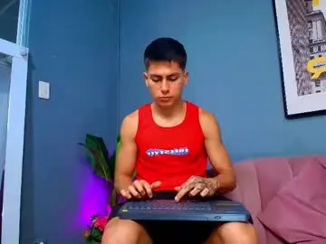 Chaturbate Free Porn Cam of aron_pulse