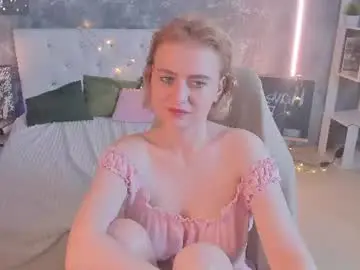 Chaturbate Live Sex Cam of shiny_lisss