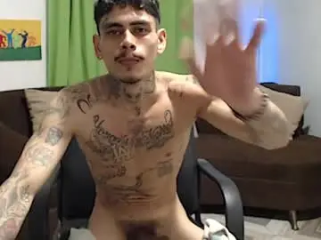 Chaturbate Live Sex Cam of alpha_zom