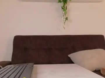 Chaturbate Live Sex Cam of ririibrunette__