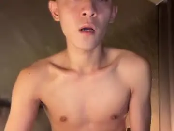 Chaturbate Live Sex Cam of yummyjustine07