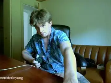 Chaturbate Live Sex Cam of deeyungguy