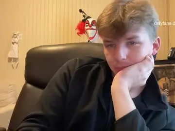 Chaturbate Free Porn Cam of deeyungguy
