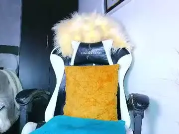 Chaturbate Live Sex Cam of the_dog_lian
