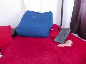 Chaturbate Live Porn of miarobertsmilf