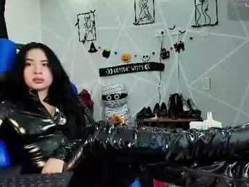 Chaturbate Sex Cam of sara_moon3