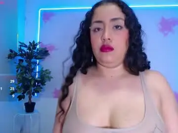 Chaturbate Live Sex Cam of cristal_horny19