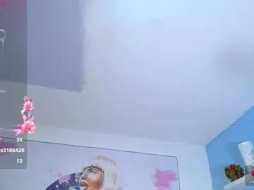 Chaturbate Live Sex Cam of cristal_horny19