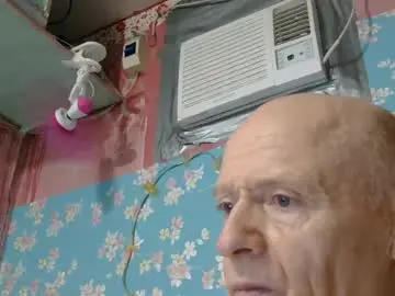 Chaturbate Live Sex Cam of oldbuthorny62