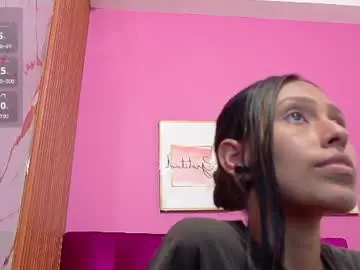 Chaturbate Adult Webcam of skinnyneighbour_