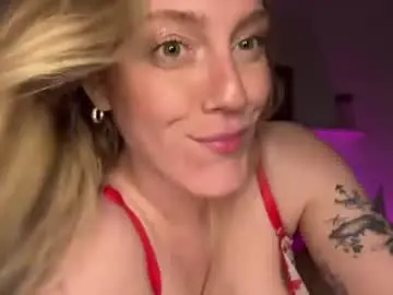 Chaturbate Live Sex Cam of emmaonlyx1