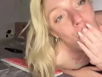 Chaturbate Free Porn Cam of emmaonlyx1