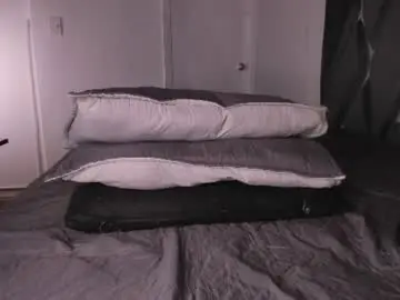 Chaturbate Live Sex Cam of itsmoon_swt_