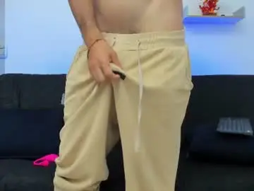 Chaturbate Live Sex of straight__friends
