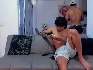 Chaturbate Live Sex Cam of straight__friends