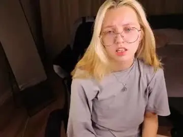 Chaturbate Free Porn Cam of mollyy_snow