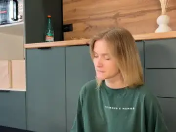 Chaturbate Watch Live Sex Cams of adele_nick2202