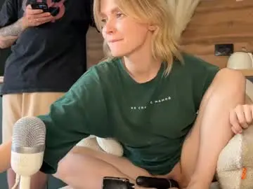 Chaturbate Best live sex cam show of adele_nick2202