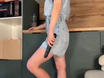 Chaturbate Free Live Porn of adele_nick2202