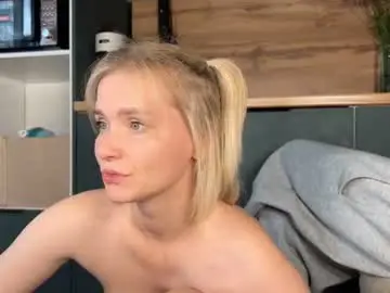 Chaturbate Live Porn of adele_nick2202