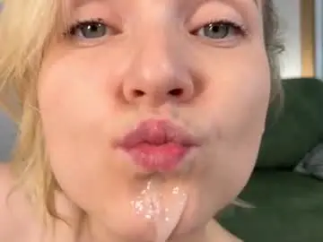 Chaturbate Live Sex of adele_nick2202