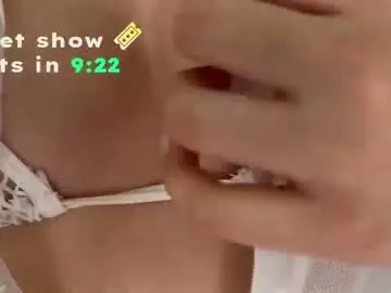 Chaturbate Live Sex Cam of blissdilley