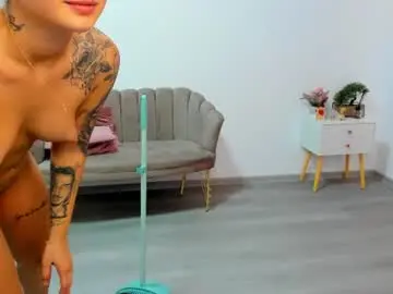 Chaturbate Live Sex of holly_wood18