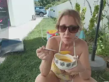 Chaturbate Live Porn of angel_danm_milf