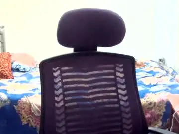 Chaturbate Live Sex Cam of birbikrom104