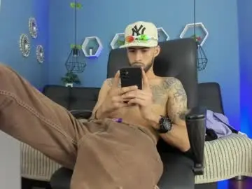 Chaturbate Live Sex Cam of harold_999