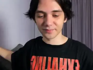 Chaturbate Live Porn of zombde32