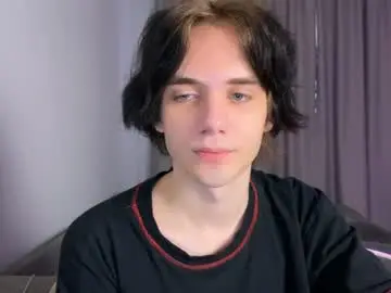 Chaturbate Live Porn of zombde32