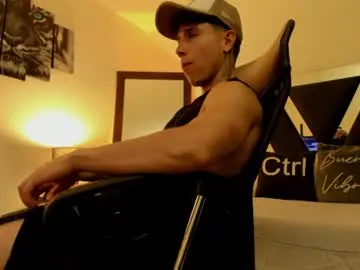 Chaturbate Live Sex of axelmartinezz
