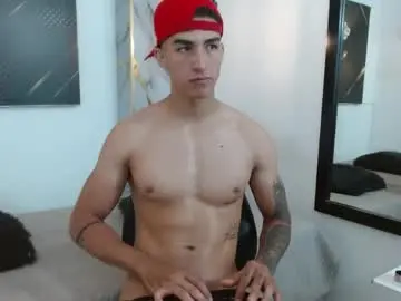 Chaturbate Live Sex Cam of goldendesirex_