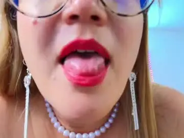 Chaturbate Free Live Porn of naomi_diamond_