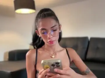 Chaturbate Adult Video Chat of trixieemerald