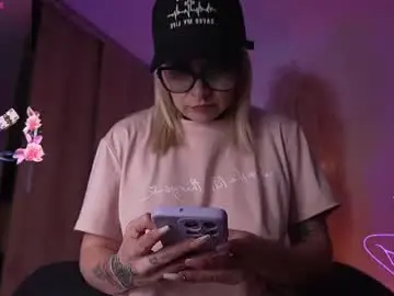 Chaturbate Free Live Porn of candiegilsonn
