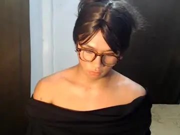 Chaturbate Adult Webcams of naughtyhot_star19