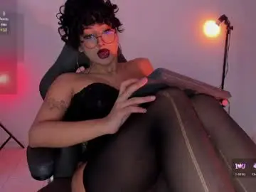 Chaturbate Live Sex Cam of heka_prudence
