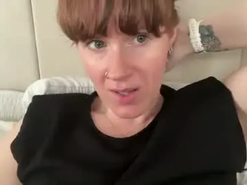 Chaturbate Live Sex Cam of red_head_rosie_69