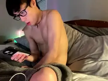 Chaturbate Live Sex Cam of hottiewithabody101