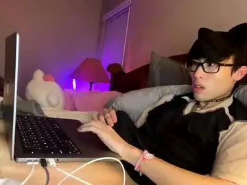 Chaturbate Live Sex Cam of hottiewithabody101