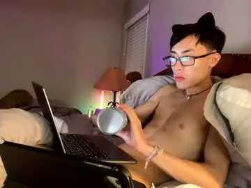 Chaturbate Live Sex Cam of hottiewithabody101
