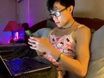 Chaturbate Live Sex Cam of hottiewithabody101