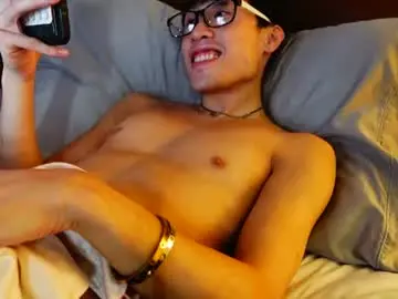 Chaturbate Live Sex Cam of hottiewithabody101