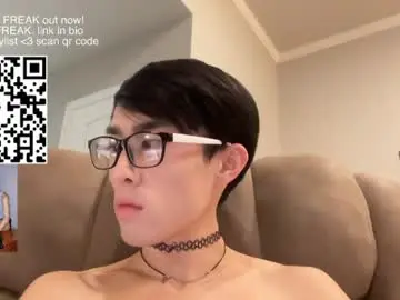 Chaturbate Live Sex Cam of hottiewithabody101